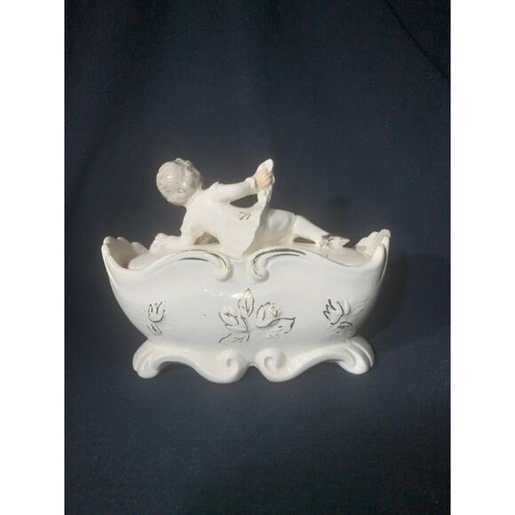 Vintage Porcelain Dish with Victorian Boy On Lid by Tilso - Picture 4 of 12